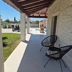 Вилла Stone Tonka Пула