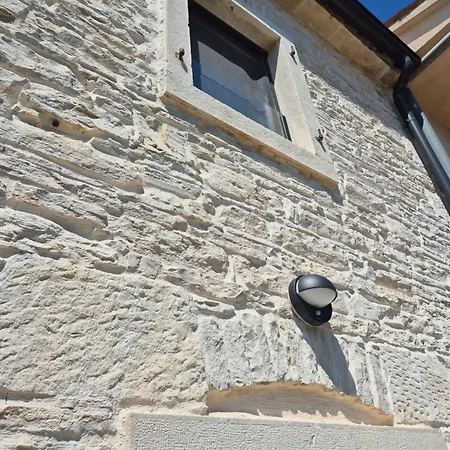 Vila Stone Tonka