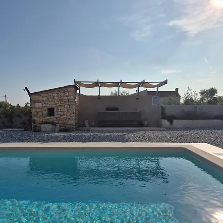 Vila Stone Tonka