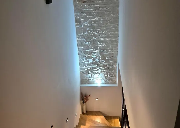 Stone Tonka بولا