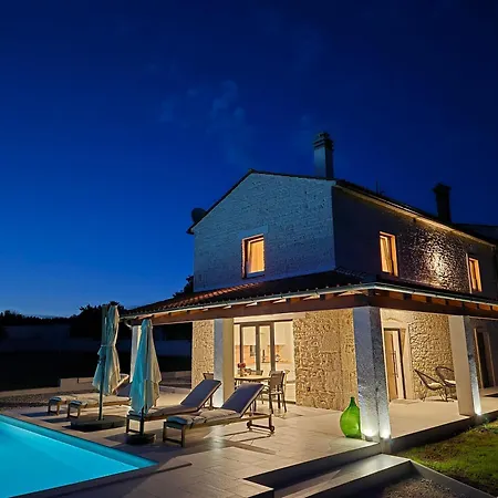 Stone Tonka 别墅 普拉