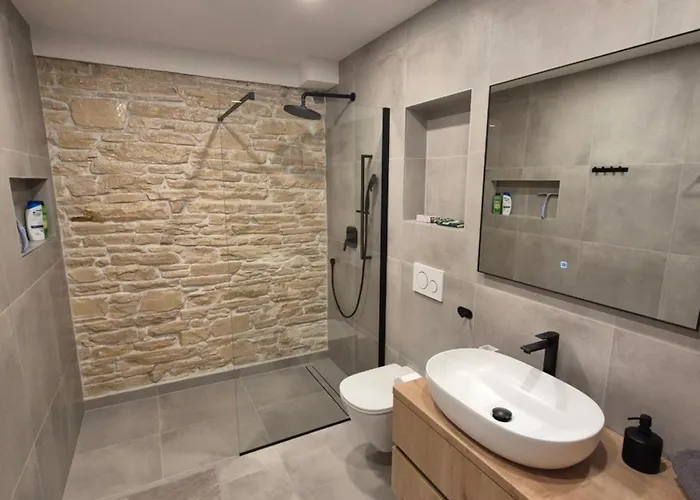 Stone Tonka Villa Pula